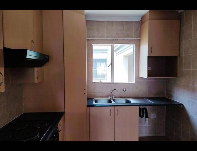 2 BEDROOM TOWNHOUSE FOR SALE IN BEDFORDVIEW